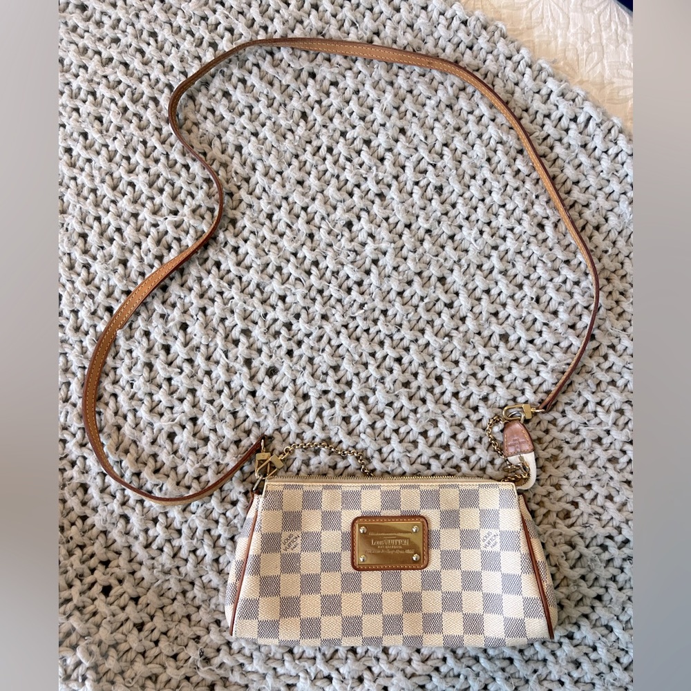 LOUIS VUITTON Damier Azur Eva Clutch